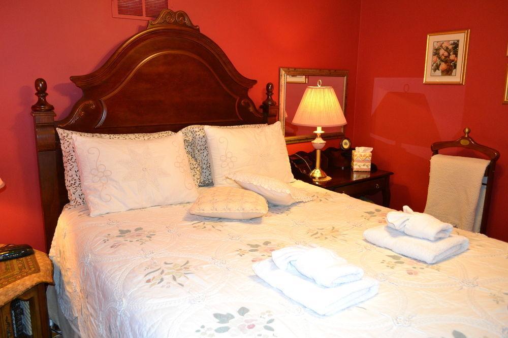 Williams Gate Bed & Breakfast Private Suites 나이아가라온더레이크 외부 사진
