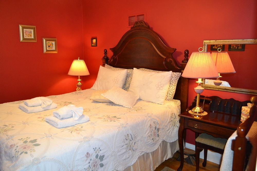 Williams Gate Bed & Breakfast Private Suites 나이아가라온더레이크 외부 사진