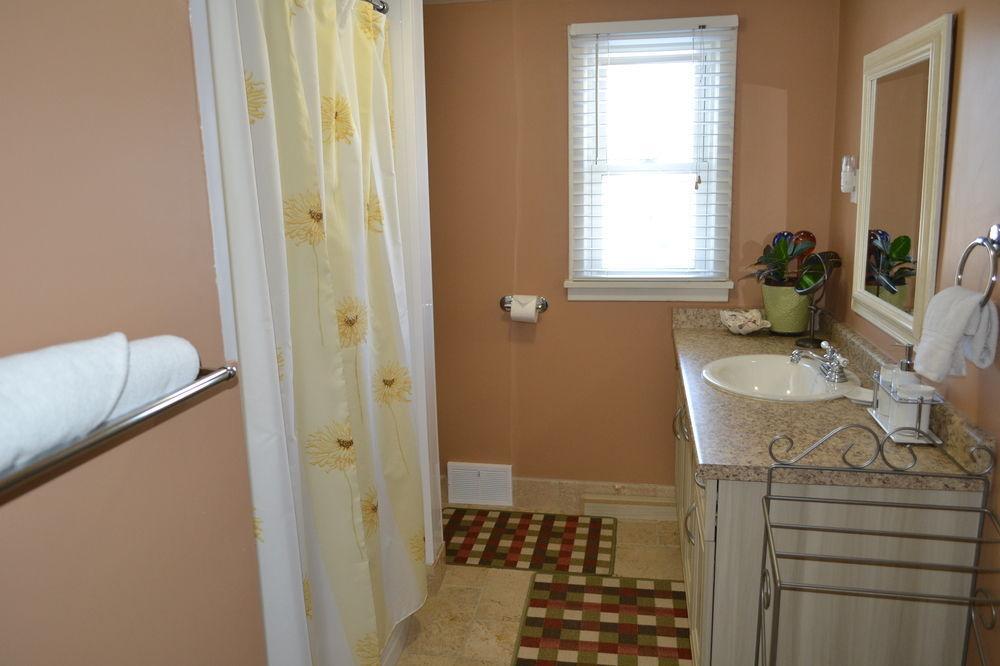 Williams Gate Bed & Breakfast Private Suites 나이아가라온더레이크 외부 사진