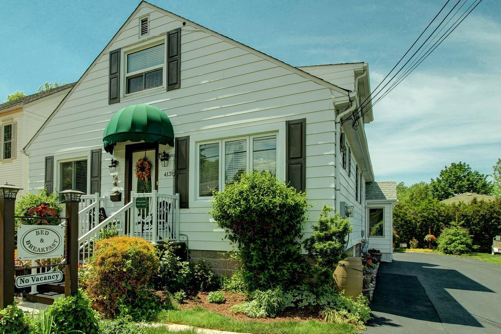 Williams Gate Bed & Breakfast Private Suites 나이아가라온더레이크 외부 사진
