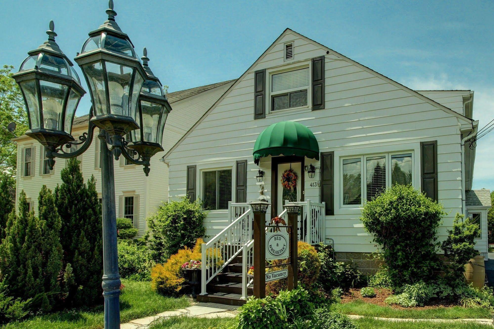 Williams Gate Bed & Breakfast Private Suites 나이아가라온더레이크 외부 사진