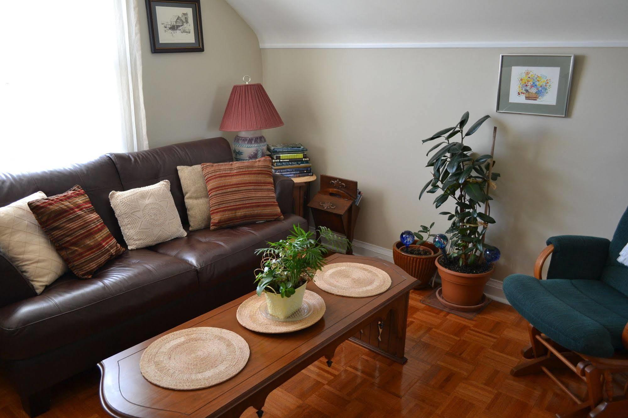 Williams Gate Bed & Breakfast Private Suites 나이아가라온더레이크 외부 사진