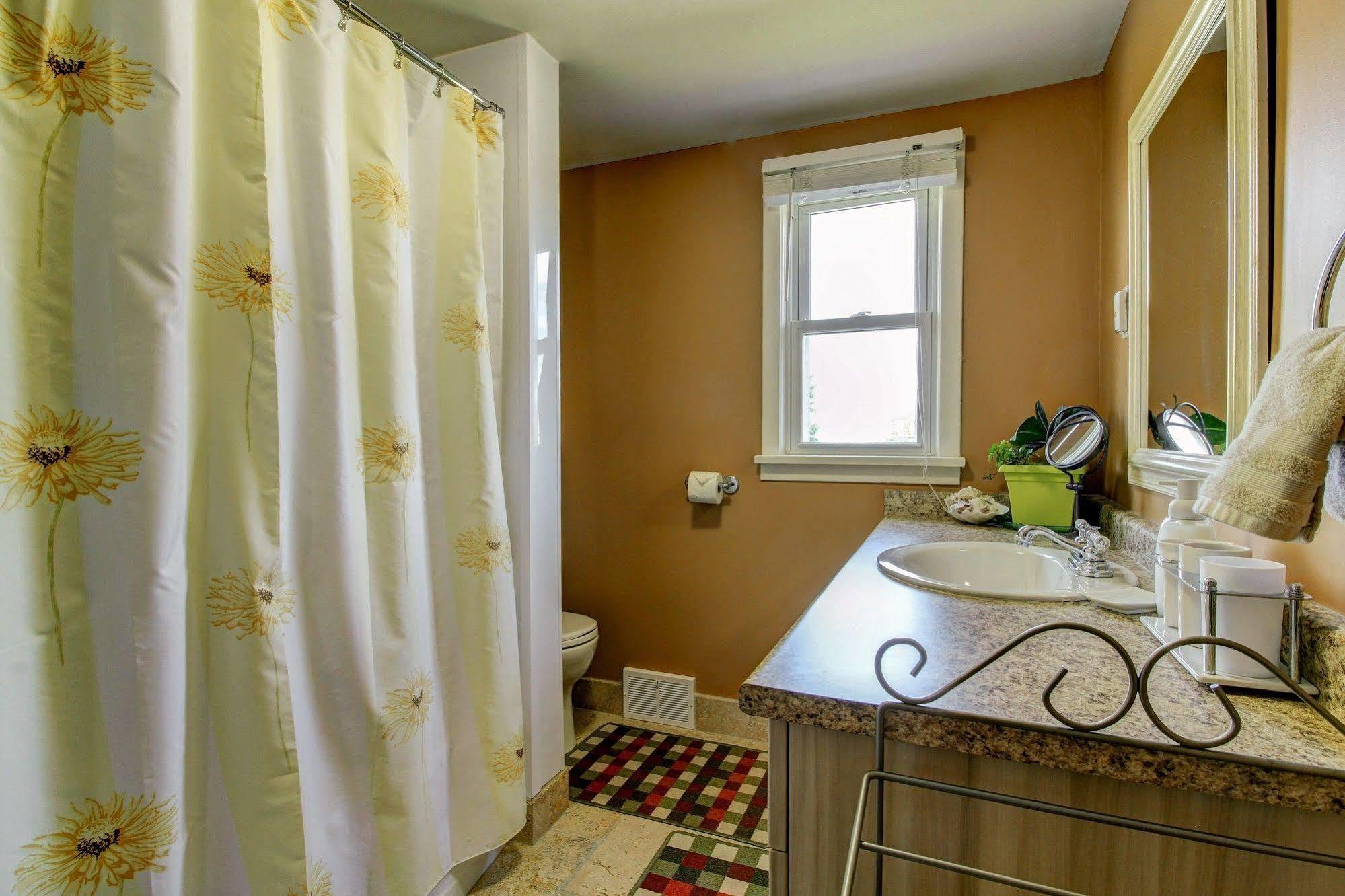 Williams Gate Bed & Breakfast Private Suites 나이아가라온더레이크 외부 사진