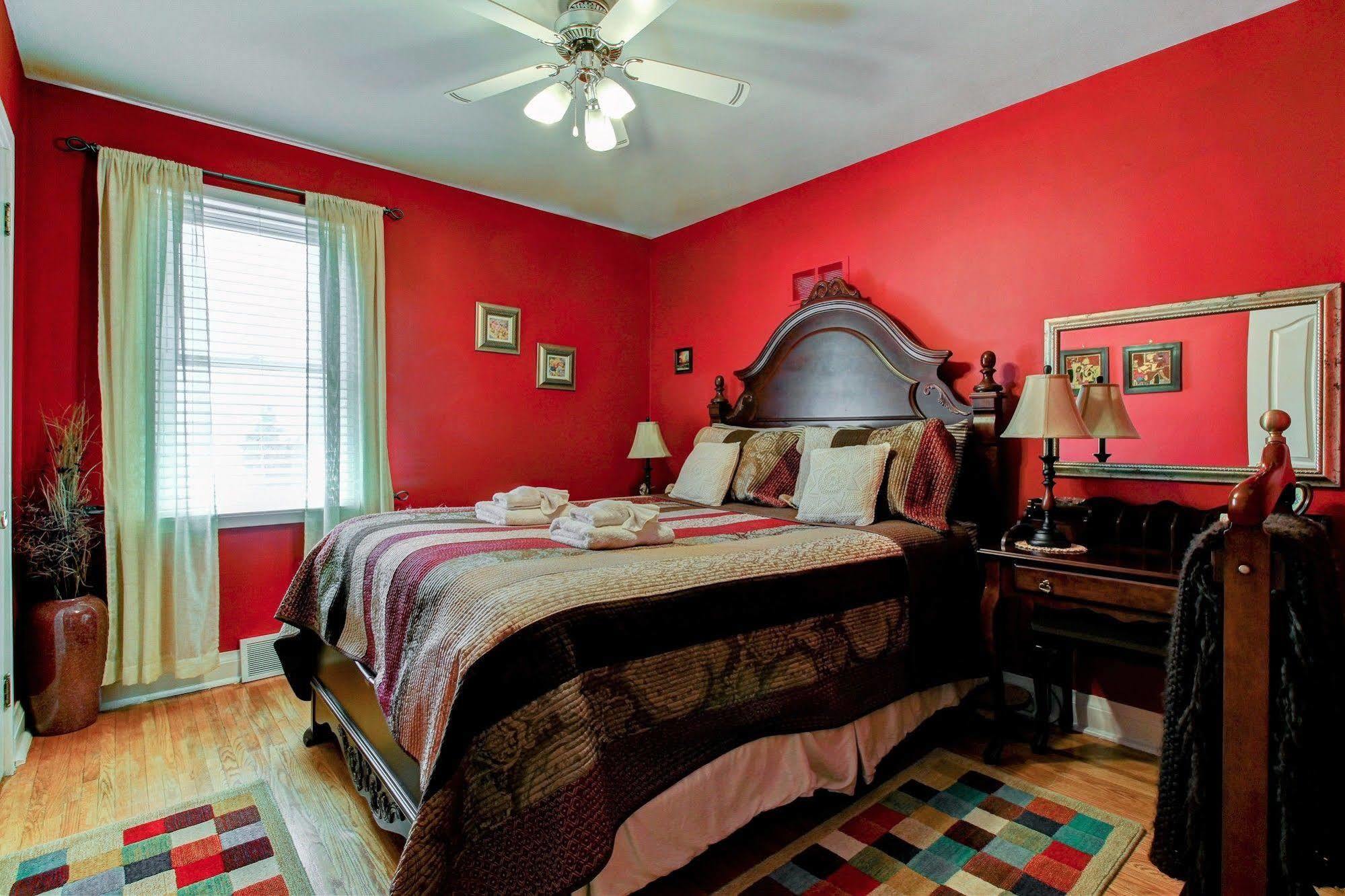 Williams Gate Bed & Breakfast Private Suites 나이아가라온더레이크 외부 사진