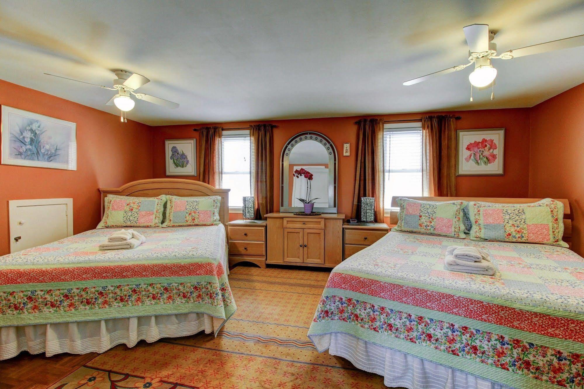 Williams Gate Bed & Breakfast Private Suites 나이아가라온더레이크 외부 사진