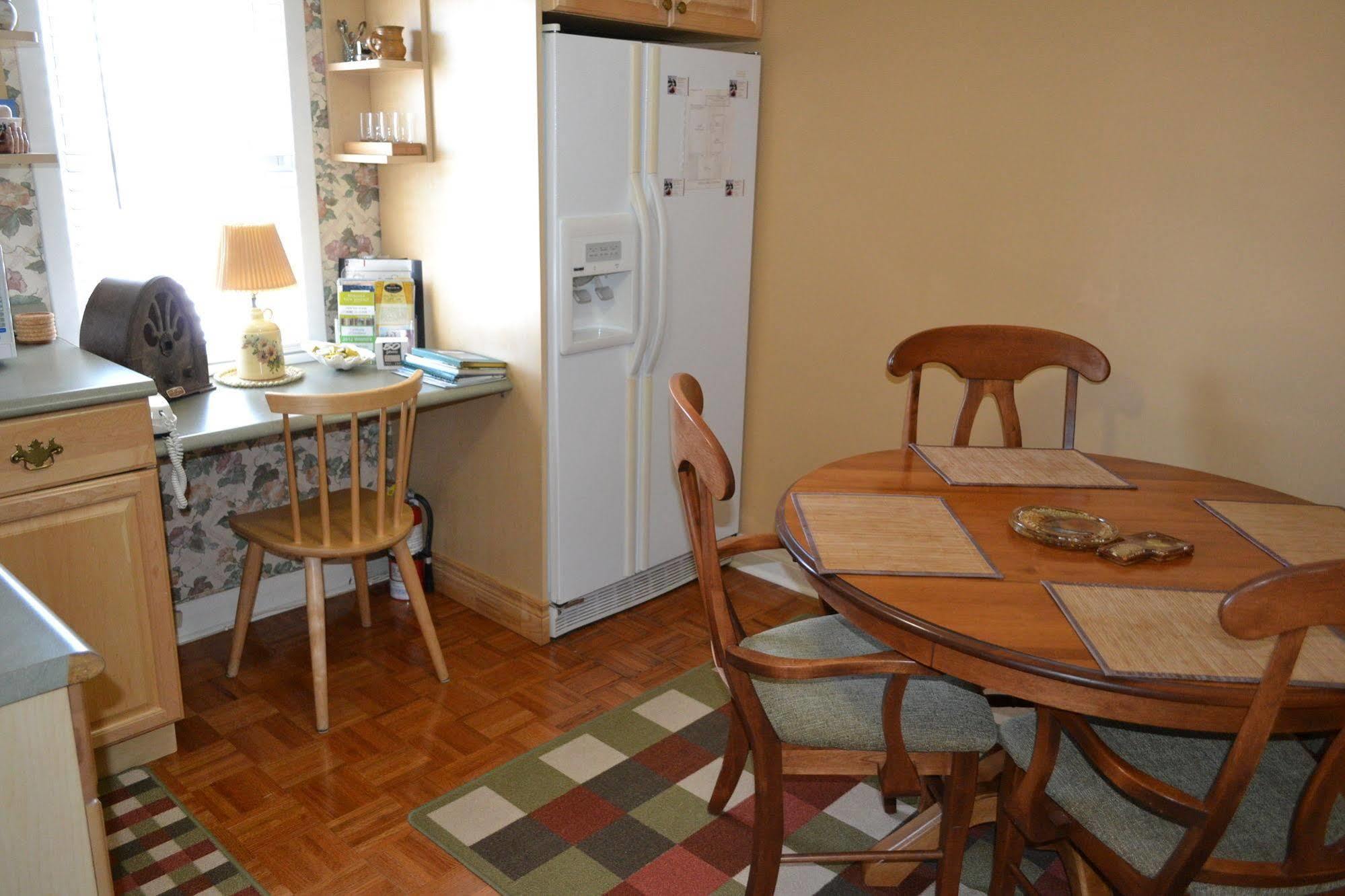 Williams Gate Bed & Breakfast Private Suites 나이아가라온더레이크 외부 사진