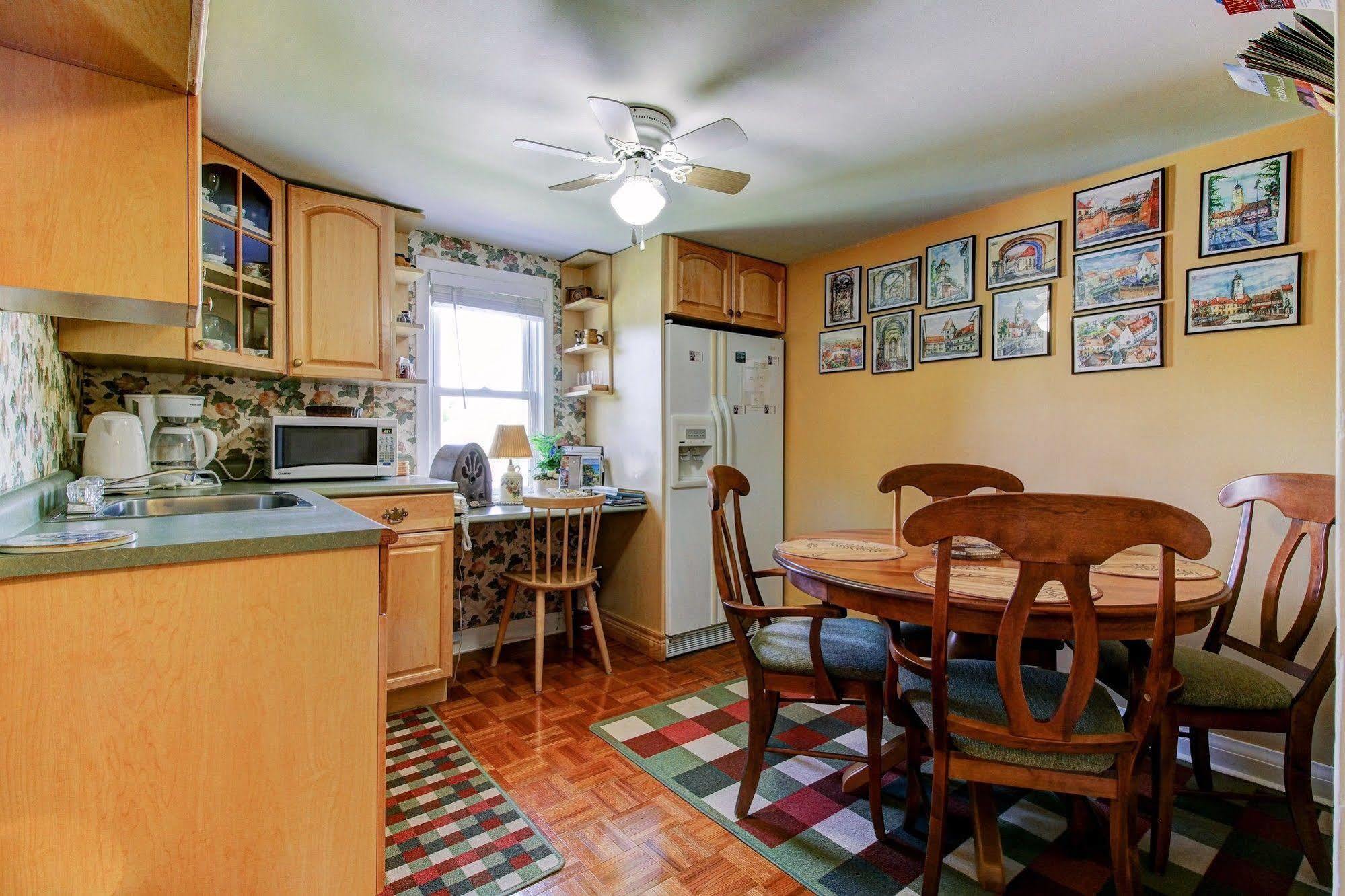 Williams Gate Bed & Breakfast Private Suites 나이아가라온더레이크 외부 사진